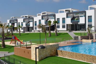 Ullakkohuoneisto Oasis Beach Punta Prima 7 Nº 032 in España Casas