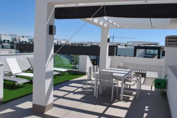 Oasis Beach El Raso 10076 | oasisbeachelraso.com in España Casas
