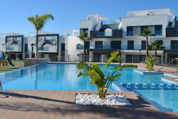 Oasis Beach El Raso 10076 | oasisbeachelraso.com in España Casas