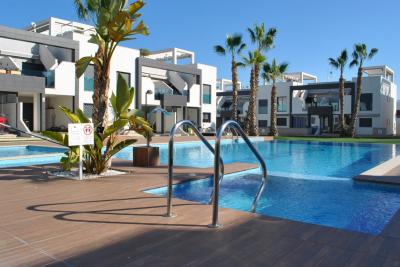 Apartamento en Oasis Beach La Zenia 1 Nº 007 on España Casas