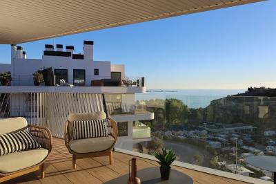 Allonbay Village Apartments / www.allonbayvillage.com in España Casas